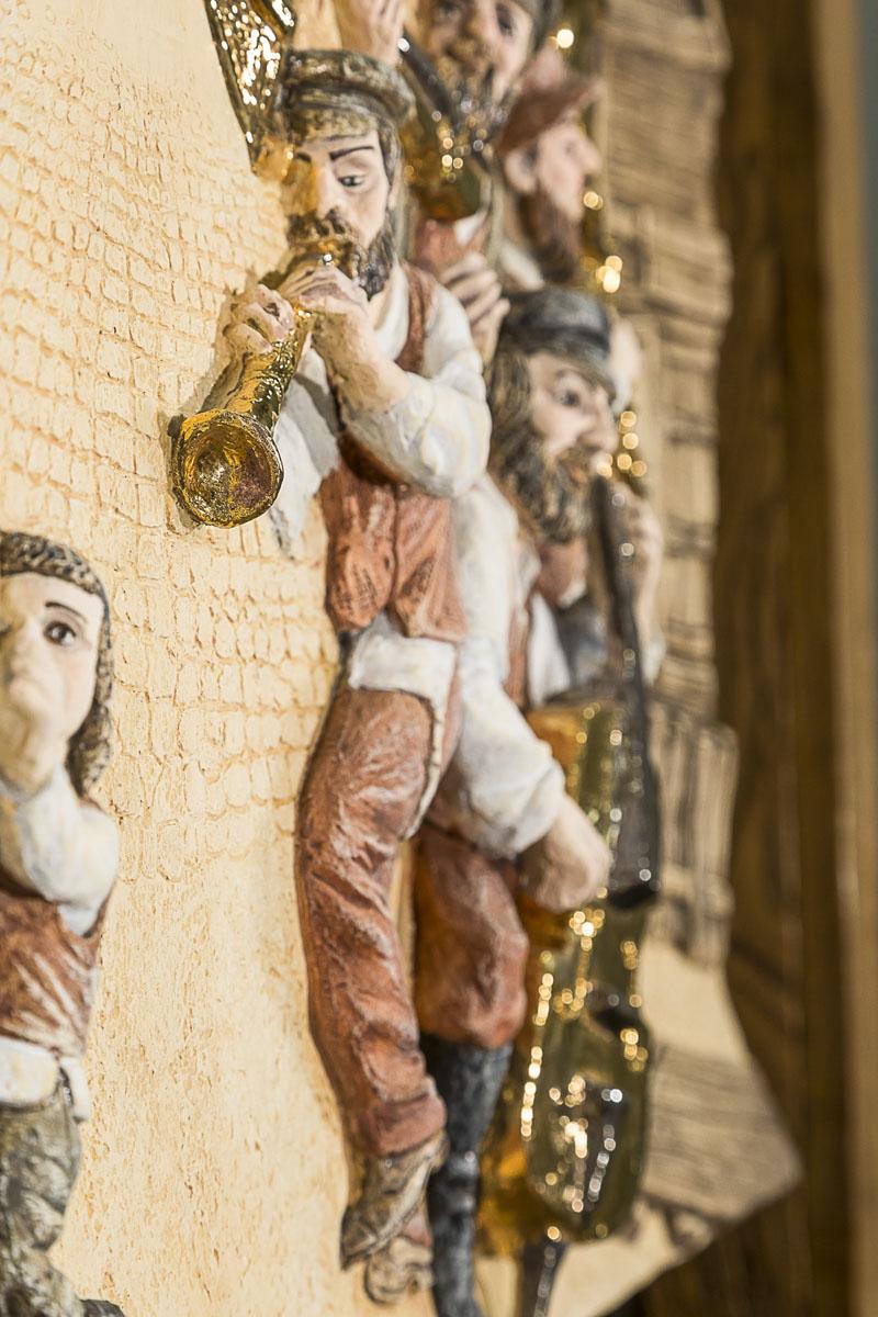 AM8A8100